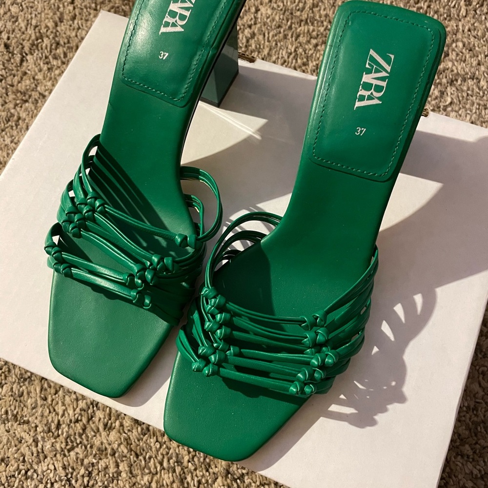 Zara Women's Green Strappy Sandals